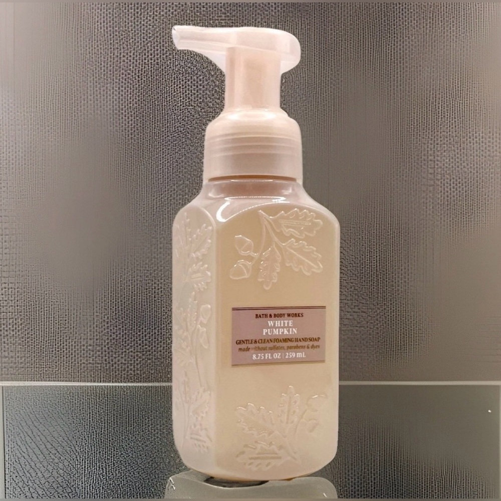 Bath & Body Works Foaming Hand Soap- White Pumpkin (8.75 fl oz)
